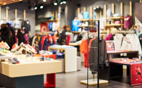 Стало известно, когда откроют небольшие магазины одежды и обуви