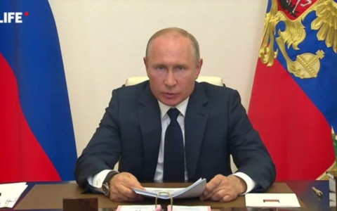 С 12 мая Владимир Путин отменил режим нерабочих дней