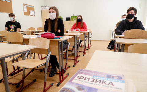 Путин пообещал аттестаты всем выпускникам без экзаменов