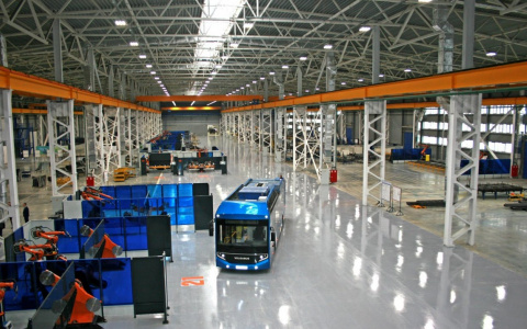 Во Владимирской области работники завода "Волгабас" устроили забастовку