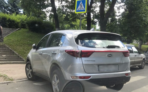 "Я паркуюсь, как хочу!": водители во Владимире "плюют" на окружающих