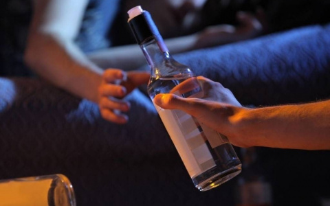 Во Владимирской области начнут наказывать за покупку спиртного детям