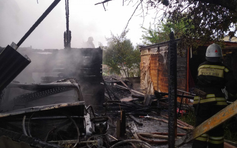 В Вяткино от пожара сильно пострадал частный дом