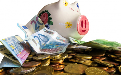 Госдума поддержала третью выплату 10 тысяч рублей на детей до 16 лет