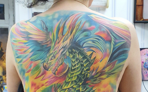 Во Владимире учительница сделала татуировку во всю спину