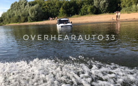 В реке под Владимиром появилась «машина-амфибия»