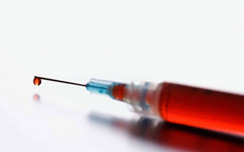 В Муроме грабитель угрожал продавщице шприцем с инфицированной кровью