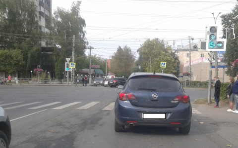 Во Владимире спорный светофор стал причиной раздора между водителями