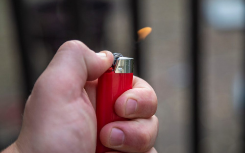 Несовершеннолетним детям во Владимирской области теперь не будут продавать зажигалки