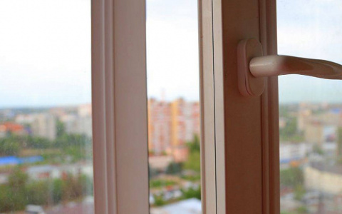 Врачи спасли жизнь 5-летнего ребенка, выпавшего из окна многоэтажки в Юрьевце