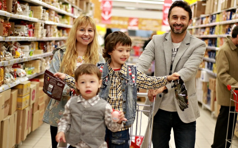 Семьям с детьми от 3 до 7 лет назначили дополнительные выплаты