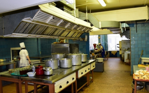 Во Владимире мэрия объяснила требования вернуть деньги за обеды в школе №48