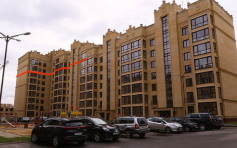 В областной администрации нашли решение по дому-переростку в Коммунаре