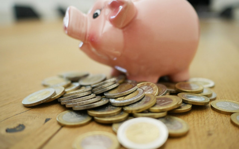 Путин поручил правительству ввести выплаты родителям детей до 7 лет