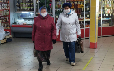 Как владимирцы соблюдают объявленный по всей стране масочный режим