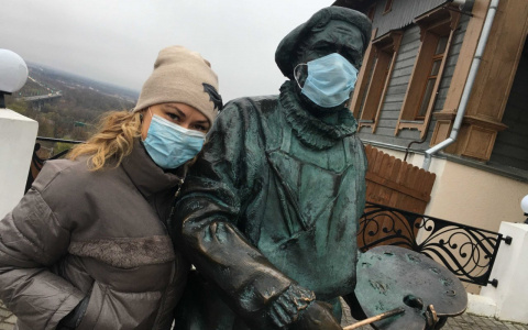 Владимирские памятники в масках