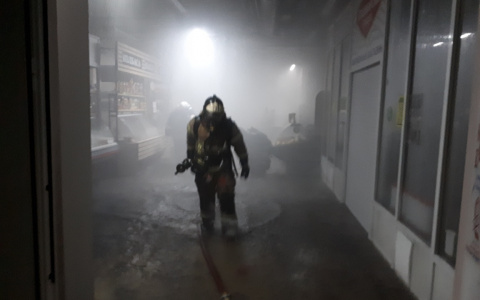 Во Владимире ночью в торговом центре "Восток-1" случился пожар