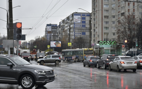 В ГИБДД Владимира проинспектировали работу проблемного светофора