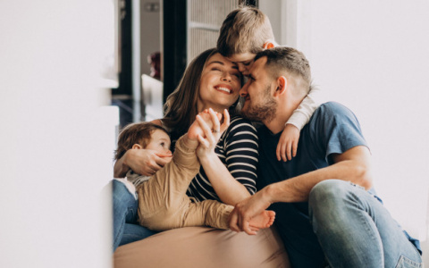 Нуждающиеся семьи с детьми получат от российских властей 62 миллиарда рублей