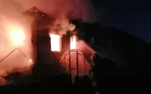 22 человека спаслись из полыхающего дома во Владимирской области
