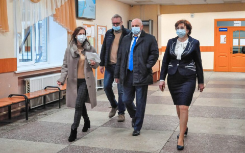 Власти освободили родителей от оплаты охраны во владимирских школах