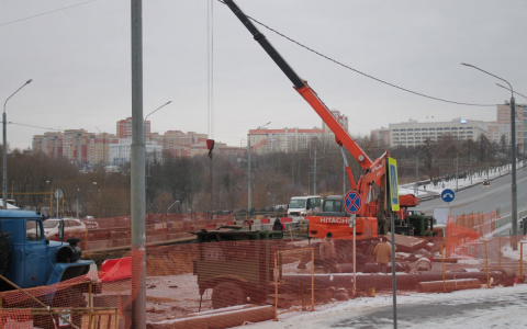 Замена труб на Октябрьском проспекте оставила без тепла 26 домов