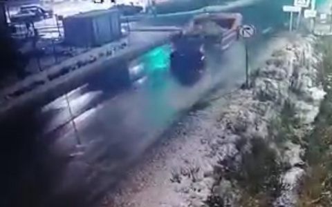 Во Владимирской области в жуткой аварии разбились трое полицейских