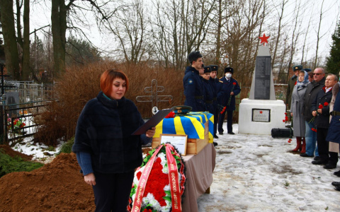 Во Владимирской области похоронили разбившегося 76 лет назад летчика