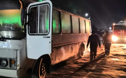 Рано утром в Коврове загорелся пассажирский автобус