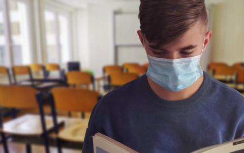 Антиковидные требования в школах продлили на очень долгое время