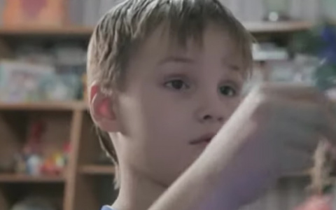 Клиника заплатит за то, что по ее вине мальчик полгода ходил с игрушечным колесом в носу