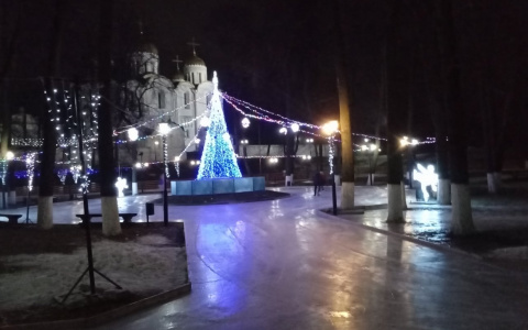 Владимирцы уже могут встать на коньки: в городе открываются катки