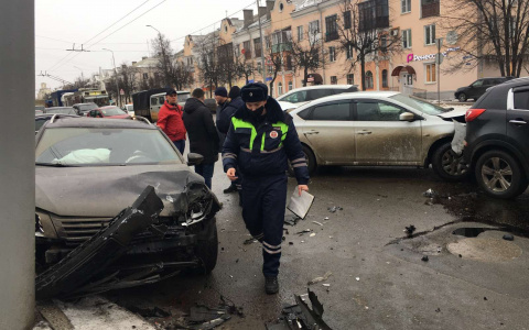 Водитель рассказал, почему его машина врезалась в столб