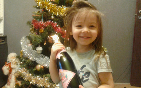 "Недопустимо склонять детей отмечать Новый Год с шампанским!"