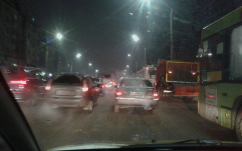 Авария на Студёной Горе привела к пробке