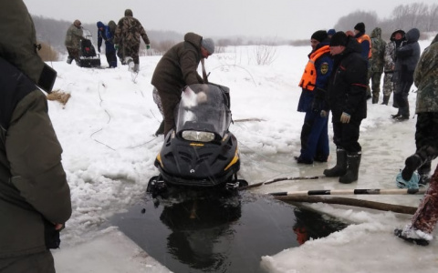 Спасатели прекратили поиски двух утонувших рыбаков
