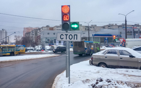 Светофор около "Слободы" работает в новом удобном режиме