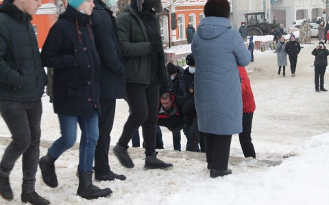 Участник незаконного митинга во Владимире предстанет перед судом