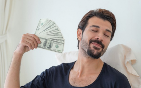 Гороскоп на 4 февраля: одних ждёт финансовый успех, а других - череда совпадений