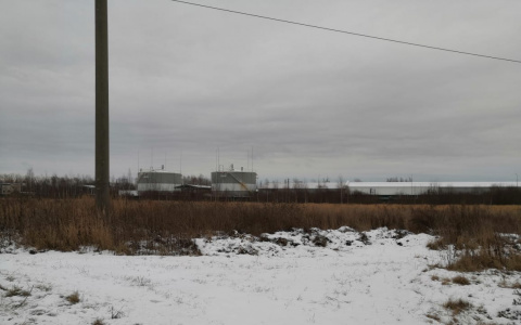 Битумный завод вновь обвиняют в зловонных выбросах