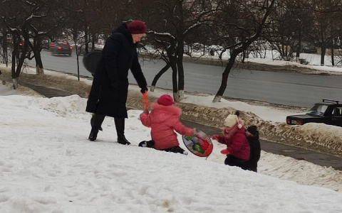 Родители должны поторопиться оформить выплату в 5000 рублей на ребенка