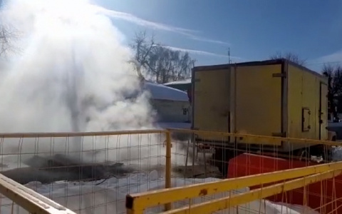 На улице Луначарского приостановили ремонт теплотрассы