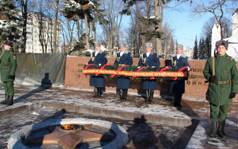Владимирская администрация почтила память Войнов, павших при защите Родины
