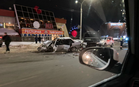 В центре Владимира произошло серьёзное ДТП с пострадавшими