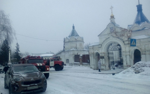 Пожарные спасли от уничтожения Свято-Успенский храм во Владимирской области