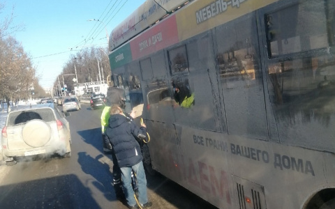 Во Владимире на "зебре" автобус сбил 16-летнего подростка