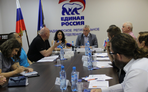 В составе оргкомитета предварительного голосования «Единой России» большинство составили общественники
