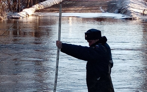 В Собинском районе под воду ушла часть моста