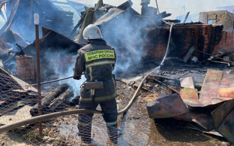 Во Владимирской области жгли мусор, а сгорели 4 дома