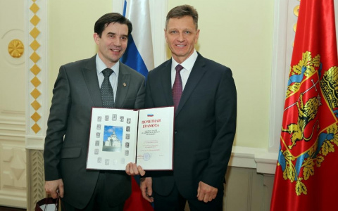 Уходящему с поста детского омбудсмена Прохорычеву подарили часы и каяк